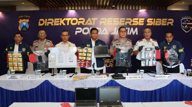 Sindikat 'Love Scamming' Antarnegara Ditangkap di Surabaya, 35 Korban Rugi Rp1,1 Miliar