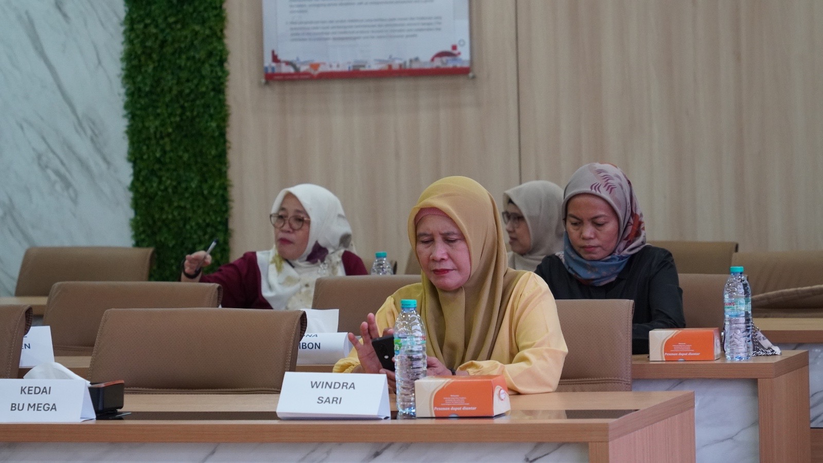 Telkom University Surabaya Dampingi UMKM Lokal Perkuat Identitas Produk