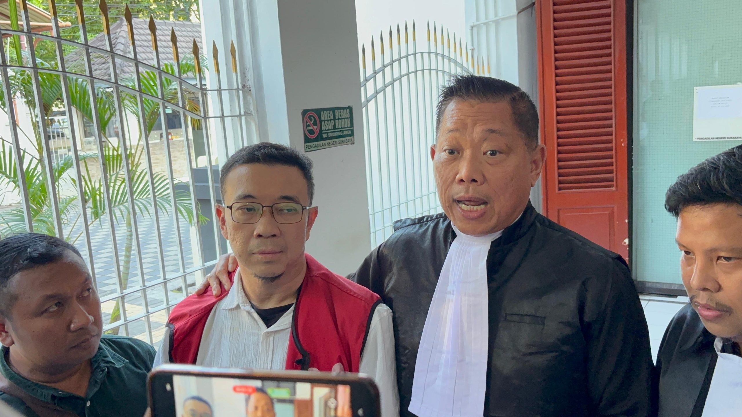Dituntut 4 Tahun Penjara, Terdakwa Pengusir Nenek Elina Klaim Hanya Renovasi