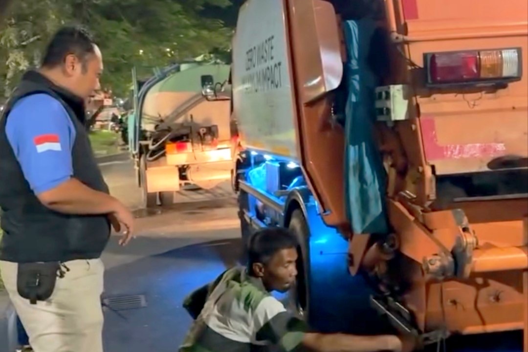 Cegah Air Lindi Tumpah di Jalan, Pemkot Surabaya Lakukan Pengawasan Langsung