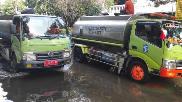 Pemkot Surabaya Kerahkan Puluhan Armada Pompa Mobile Tangani Genangan