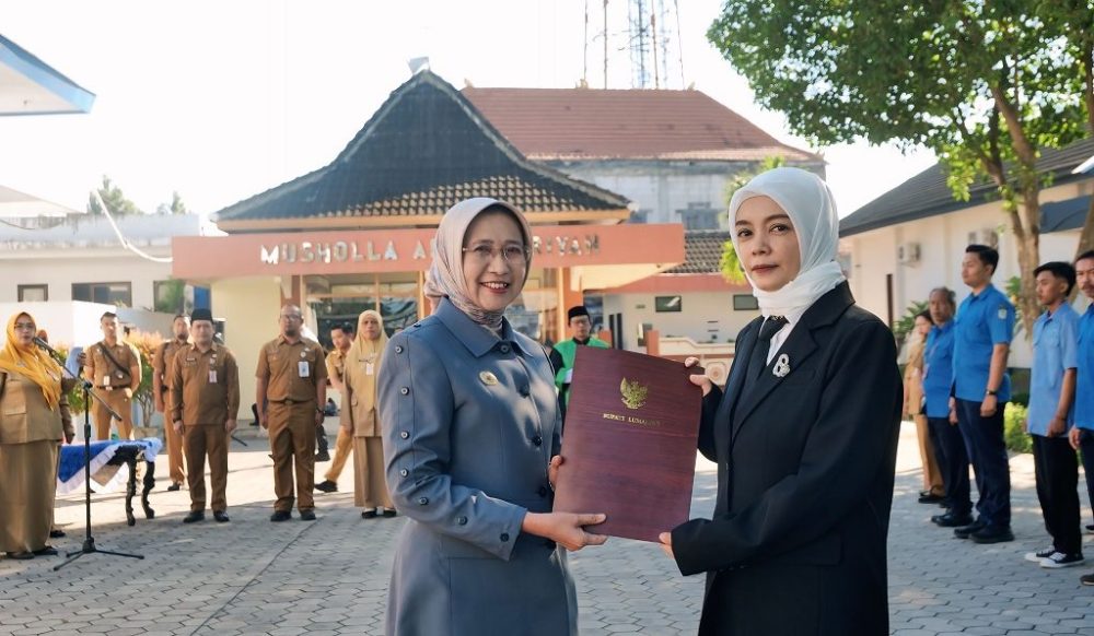 Lantik Direktur Perumdam Tirta Mahameru, Bupati Lumajang Tekankan Layanan Air Bersih