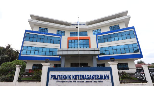 Mahasiswa Polteknaker Borong 10 Penghargaan di Dua Kejuaraan Nasional
