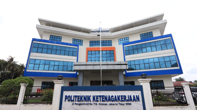 Mahasiswa Polteknaker Borong 10 Penghargaan di Dua Kejuaraan Nasional