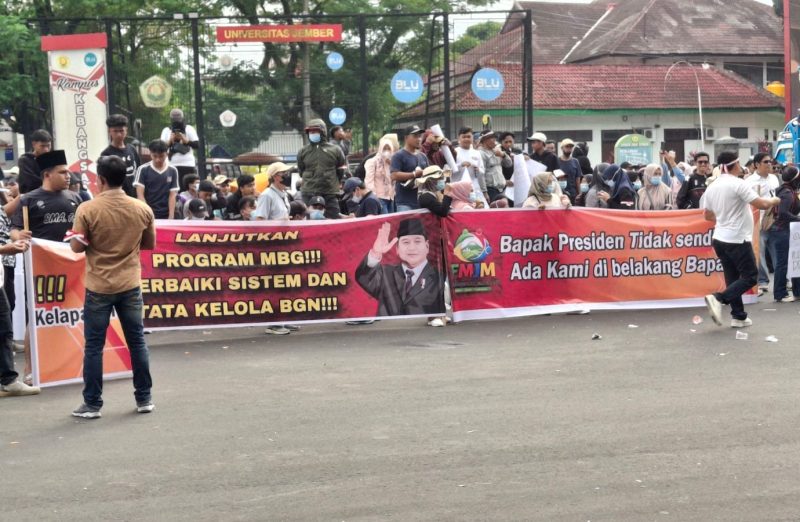 Ratusan Warga Jember Gelar Aksi Damai, Dukung MBG dan Minta Evaluasi BGN