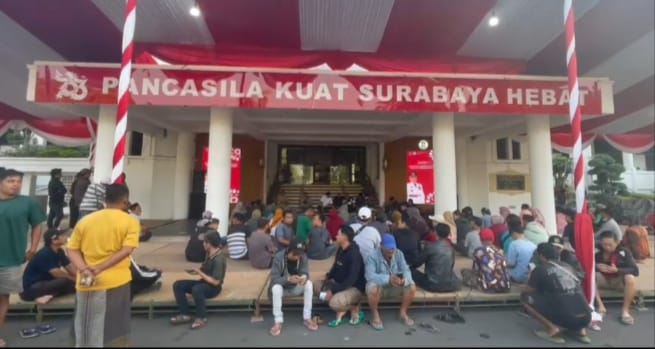 Pedagang Pasar Tembok Dukuh Kirim Surat ke Wali Kota Eri, Minta Kebijaksanaan Jam Operasional