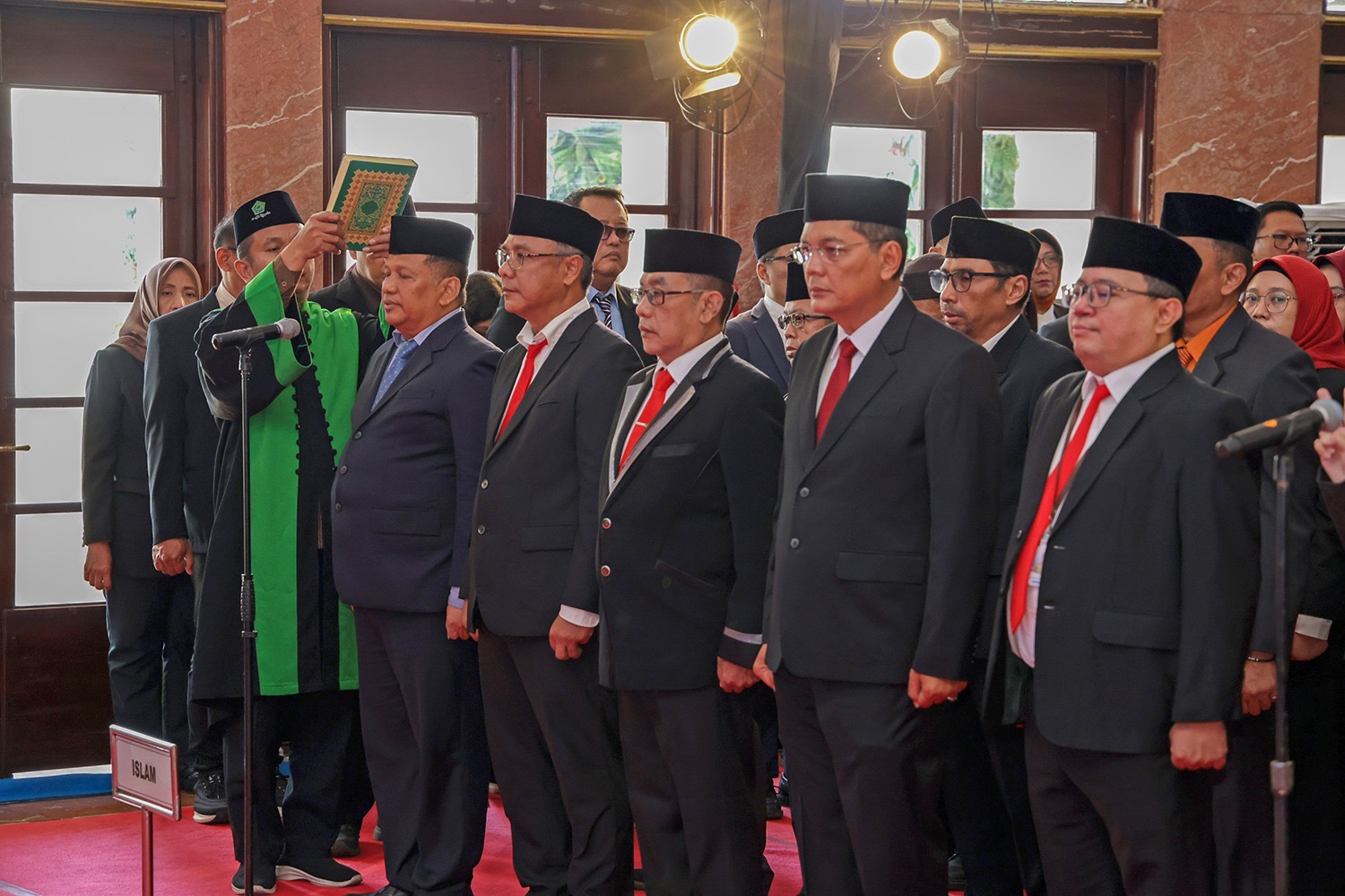Eri Kembali Lakukan Rotasi, Sejumlah Dinas Vital di Surabaya Punya Kepala Definitif