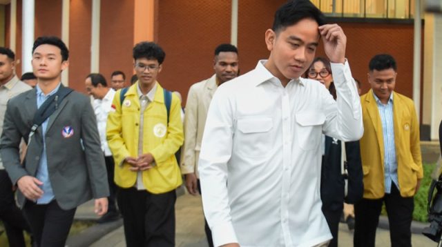 Respons Kritik Soal MBG, Wapres Gibran Bawa Mahasiswa ke NTT