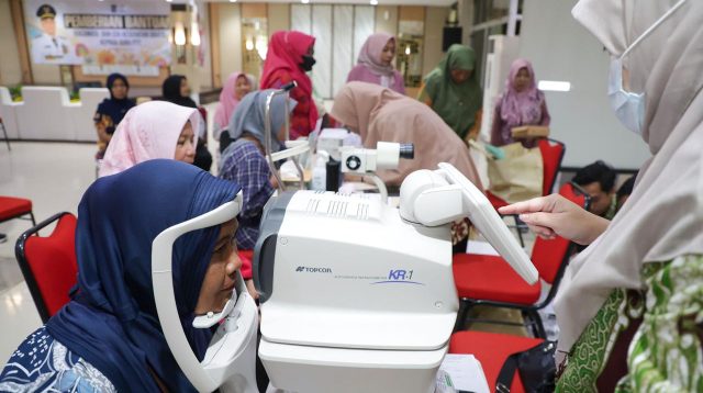 Baznas dan RSMM Jatim Terjunkan Bantuan Kacamata Gratis untuk Guru PAUD Surabaya