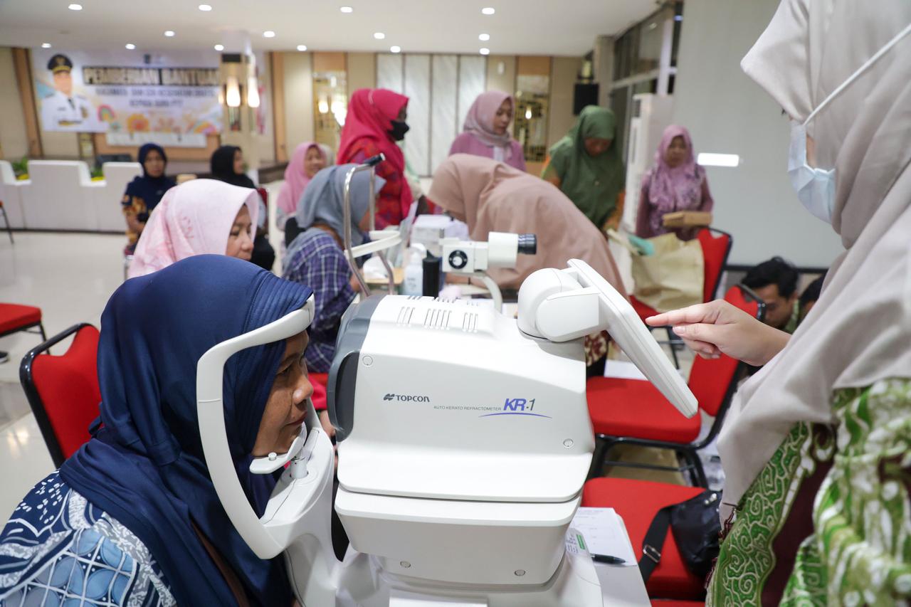 Baznas dan RSMM Jatim Terjunkan Bantuan Kacamata Gratis untuk Guru PAUD Surabaya