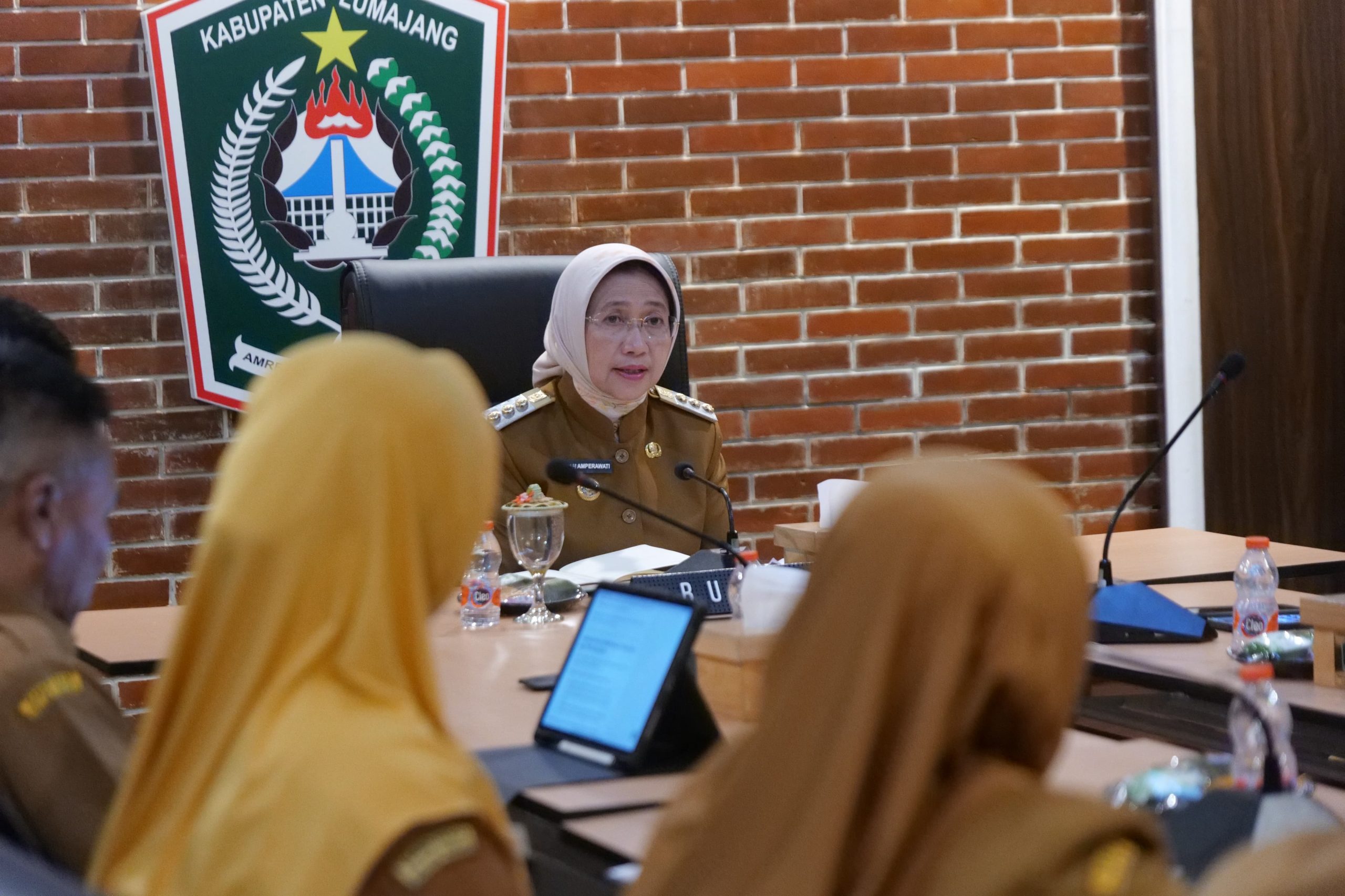 Audiensi bersama guru PPPK di Lumajang Guru PPPK Paruh Waktu Lumajang Berharap Diangkat Penuh Waktu, Bupati Jamin Perpanjangan SK