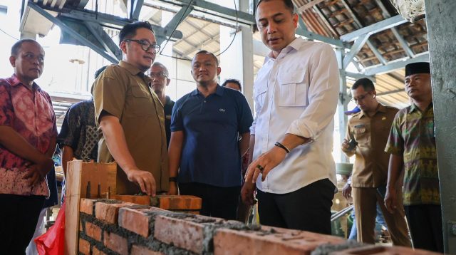 Pemkot Surabaya Revitalisasi 16 Pasar Tradisional untuk Tekan Pasar Tumpah
