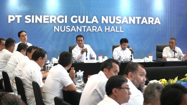 Mentan Amran Gandeng Dirkrimsus Usut Perusahaan Bermasalah yang Enggan Serap Tebu Petani