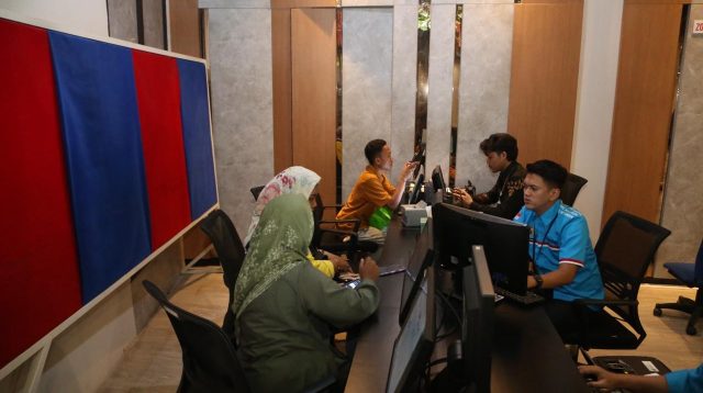 Ratusan Ribu KK di Surabaya Terancam Diblokir dari Bansos