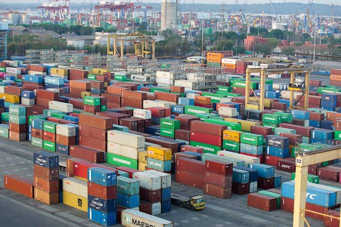 Genjot Modernisasi Pelabuhan, Ekspor Lewat Terminal Petikemas Surabaya Melonjak 10 Persen