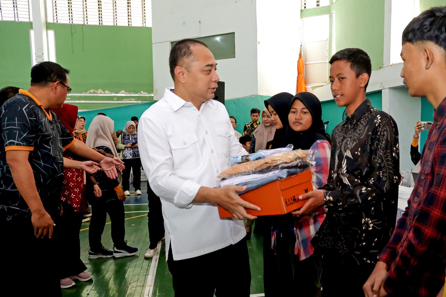 Jamin 7.380 Siswa, Eri Cahyadi Tegaskan Tidak Boleh Ada Lagi Pungutan Sekolah di Surabaya