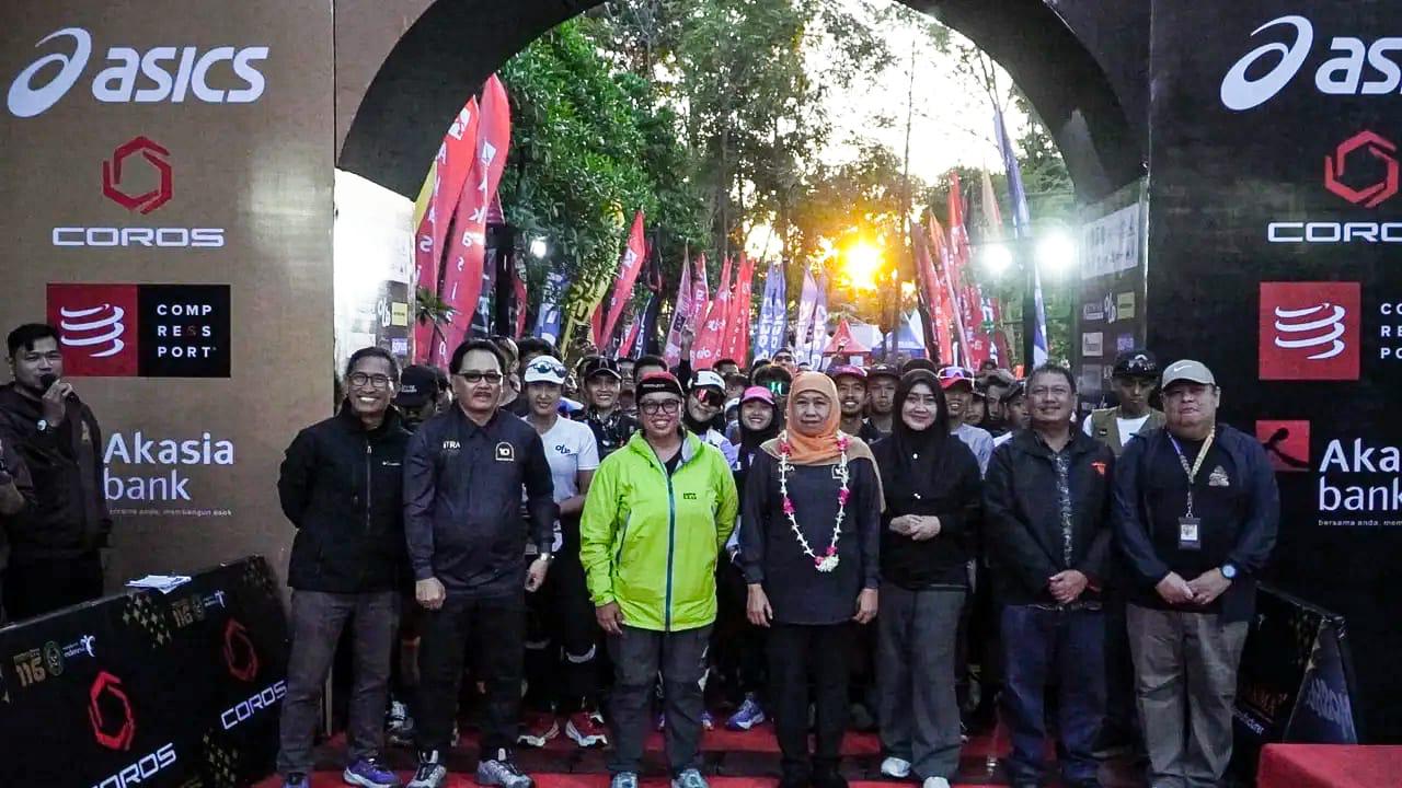 Gubernur Jatim buka Mantra116 Dilepas Khofifah, 4.015 Pelari Dunia Unjuk Gigi di MANTRA116 2026
