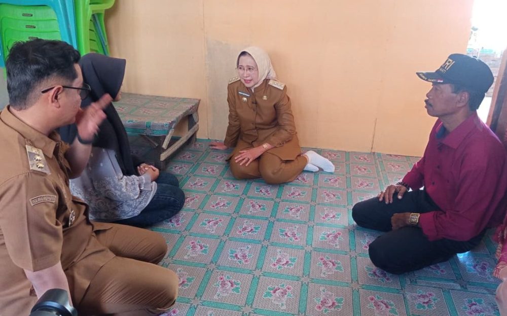 Bupati Lumajang Jamin Pendidikan Siswi Yatim Piatu