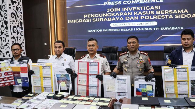 Misteri Tas Berisi 9 Paspor di Batu Bongkar Sindikat Siber Internasional Asal China dan Vietnam