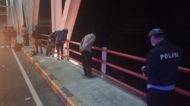 Diduga Lompat dari Gladak Perak, Pria Tanpa Identitas Tewas di Sungai
