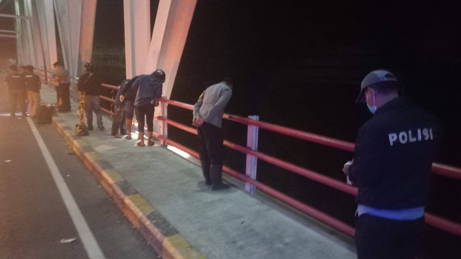 Diduga Lompat dari Gladak Perak, Pria Tanpa Identitas Tewas di Sungai