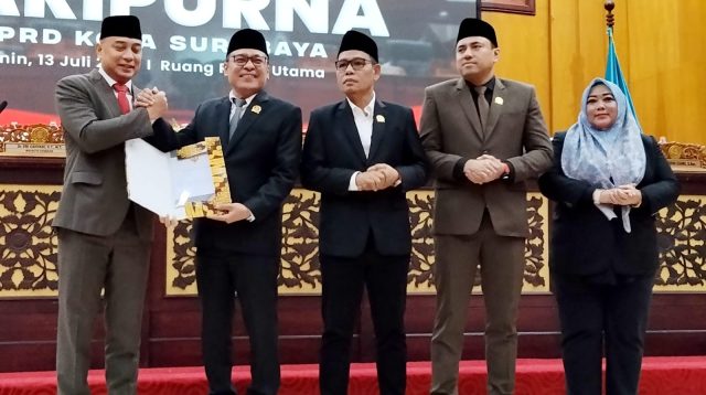 Retribusi Surabaya Melejit 190 Persen, Eri Cahyadi Bidik Kebocoran Parkir Tepi Jalan Lewat Non-Tunai