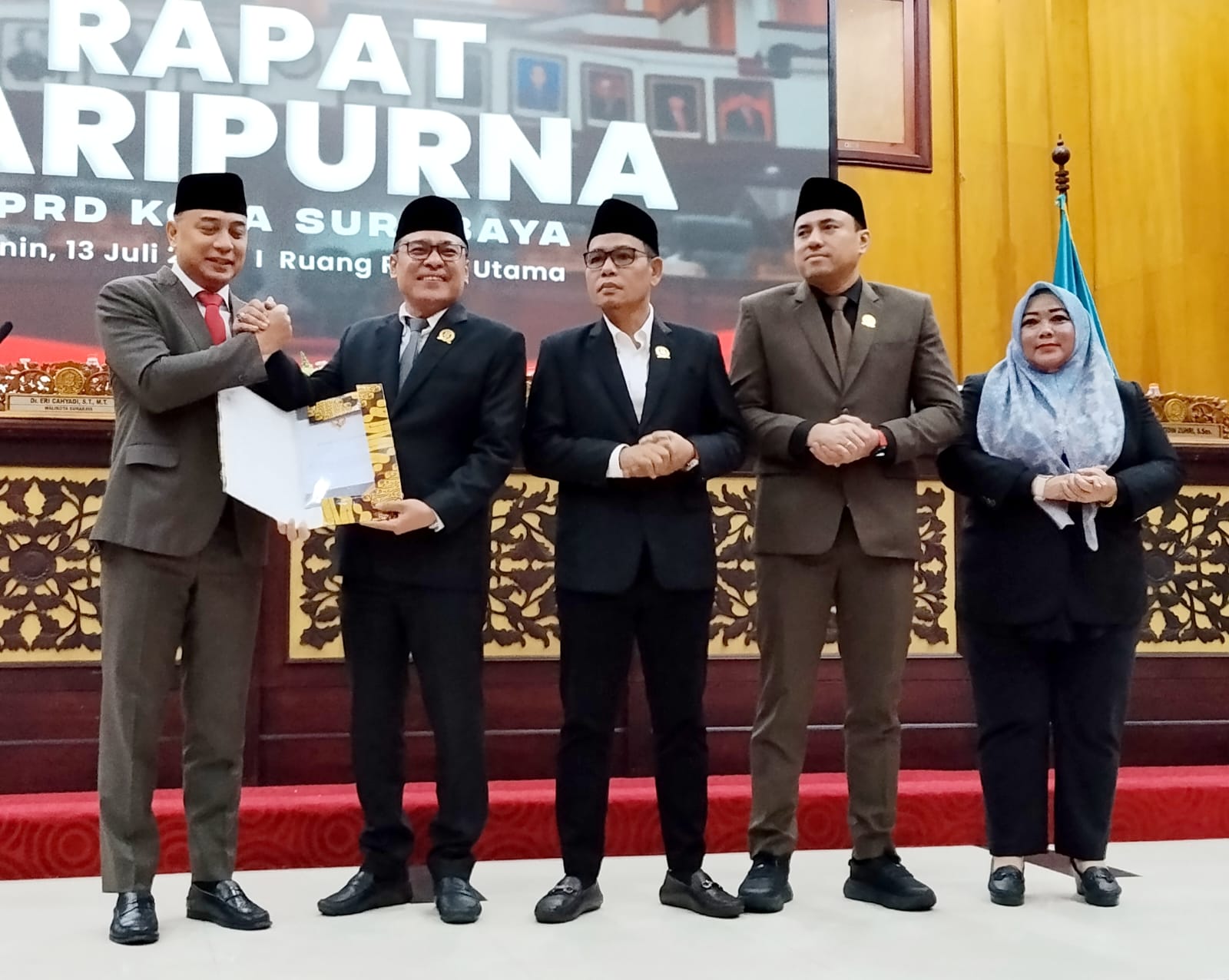 Retribusi Surabaya Melejit 190 Persen, Eri Cahyadi Bidik Kebocoran Parkir Tepi Jalan Lewat Non-Tunai