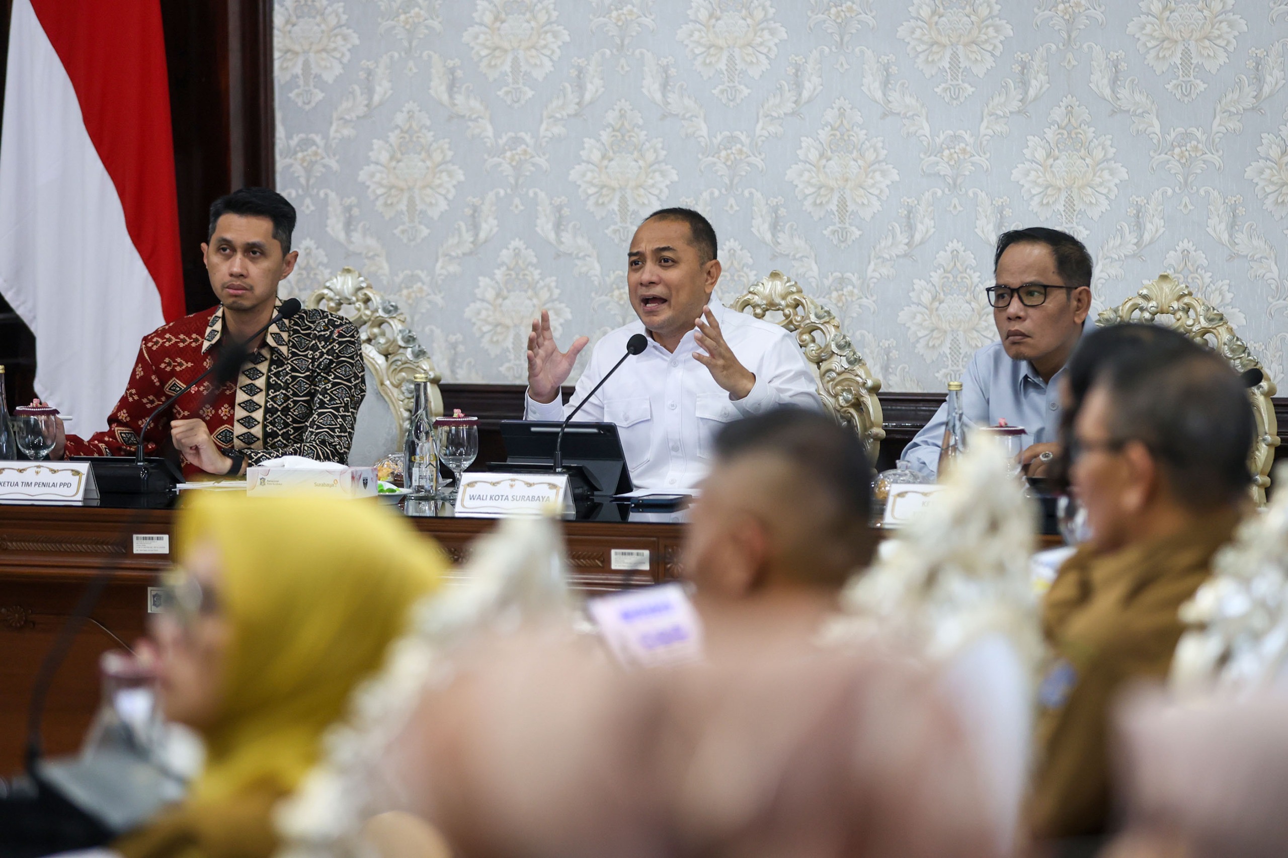 Eri Cahyadi Eri Cahyadi Paparkan Strategi Pengentasan Kemiskinan Terintegrasi di Surabaya Pada Tim PPD Bappenas