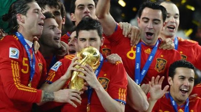 Para pemain Timnas Spanyol merayakan gelar juara Piala Dunia 2026 setelah mengalahkan Argentina 1-0 di partai final.