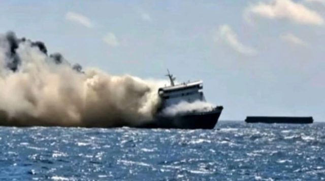 Evakuasi KM Mutiara Sentosa 2: 250 Penumpang Berhasil Diselamatkan, 40 Orang Masih Menunggu KMP Hermadi