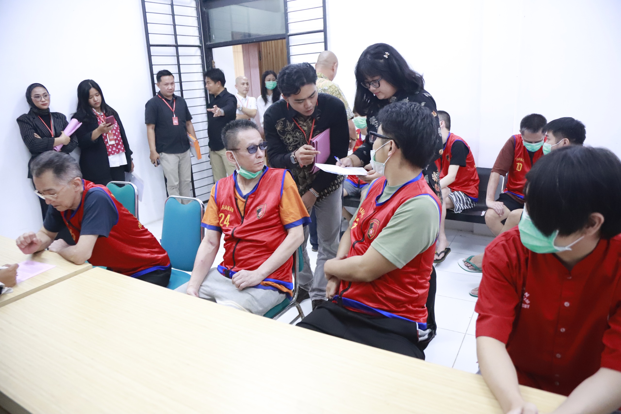 Kasus Love Scamming Internasional: 46 Tersangka Dilimpahkan ke Kejari Surabaya