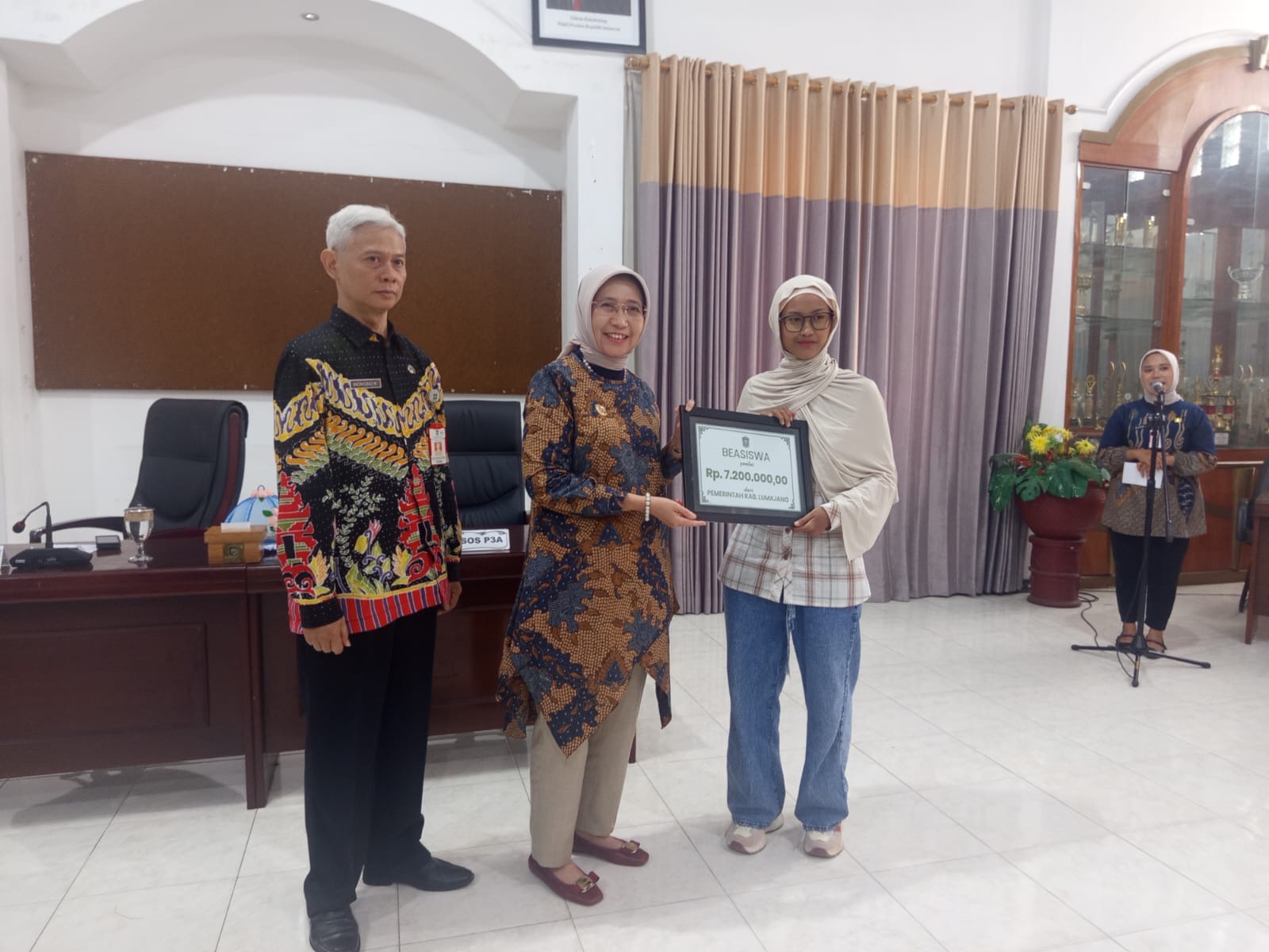 Kisah Sharifatul, Hafizah 30 Juz Anak Petani yang Bebaskan Orang Tua dari Biaya Kuliah Berkat Beasiswa Lumajang