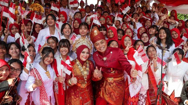 Upacara HUT ke-81 RI di Surabaya, Wali Kota Eri Gelorakan Peran Pemuda Isi Kemerdekaan