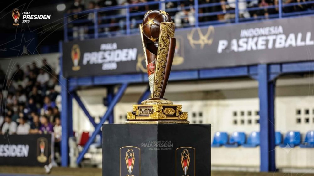 Trofi Piala Presiden 2026 dipajang di arena pertandingan