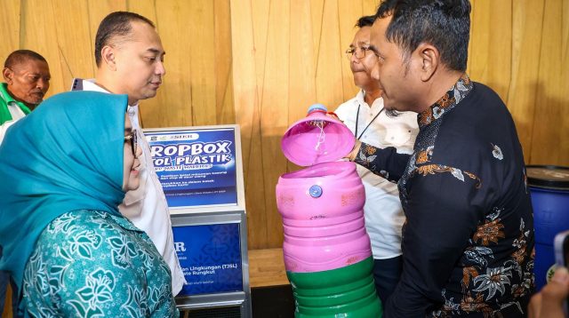 Lewat Lomba Pisang Danor, Wali Kota Eri Alihkan Biaya TPA Benowo ke Pendidikan Gratis