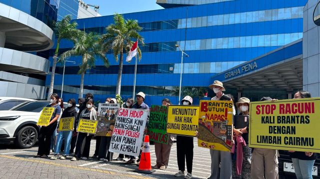 Kali Surabaya Menghitam, Aduan Mahasiswa Berujung Jalan Buntu di Gakkum KLH