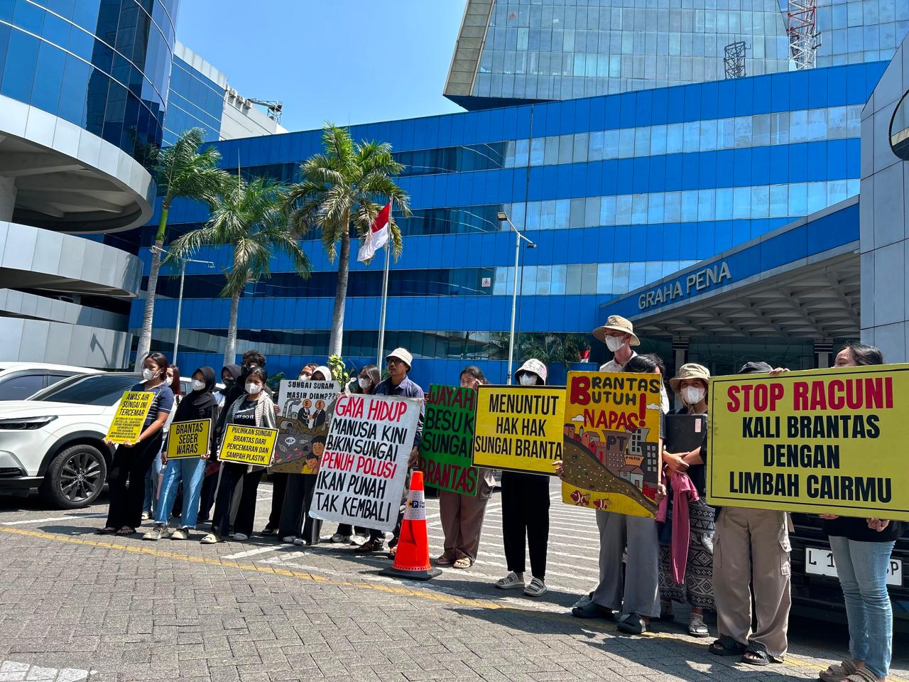 Kali Surabaya Menghitam, Aduan Mahasiswa Berujung Jalan Buntu di Gakkum KLH