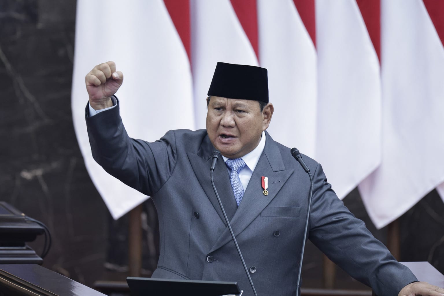 Tegaskan Hak Pekerja, Presiden Prabowo Soroti UU PPRT dan Pemangkasan Potongan Aplikator Ojol