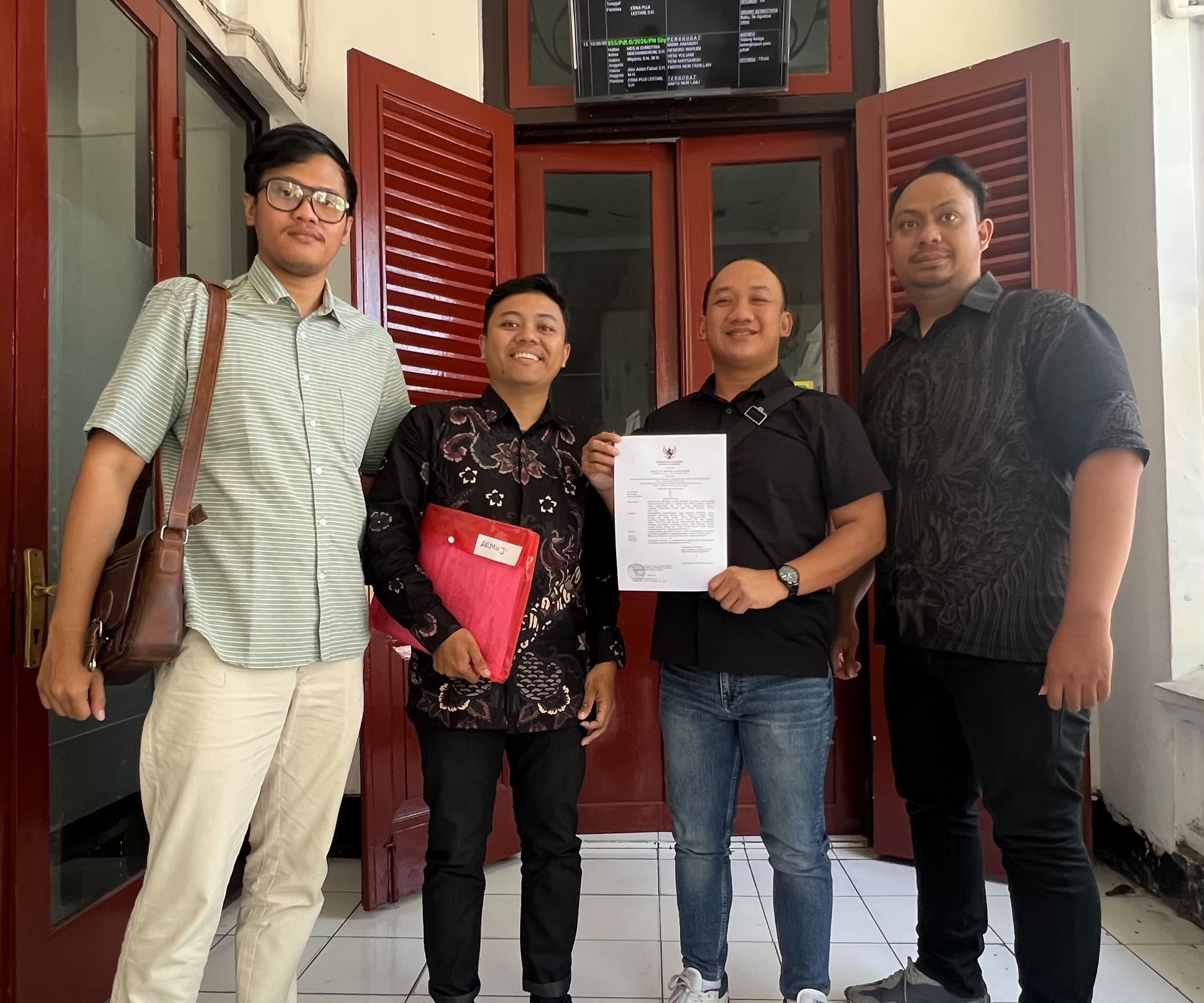 Gugatan Rp25 Miliar Kasus Ruko Ngagel Dicabut, Eri Cahyadi dan Armuji Batal Disidang