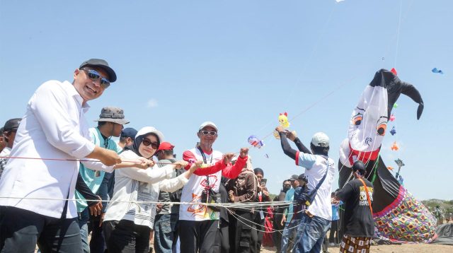 Pemenang Surabaya Kite Festival 2026 Bakal Dibiayai Tampil di Festival Layang-Layang Terbesar India