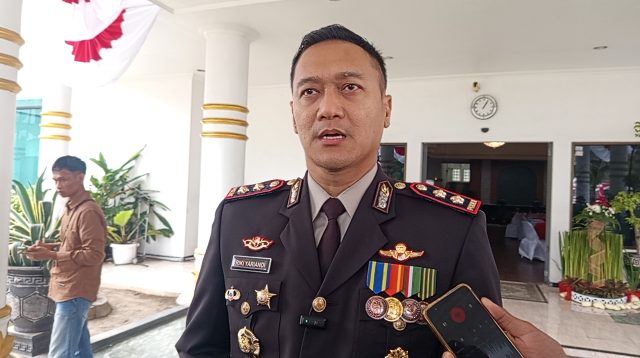 Polres Lumajang Deklarasi 'Tegak Lurus Merah Putih' Berantas Tambang Ilegal