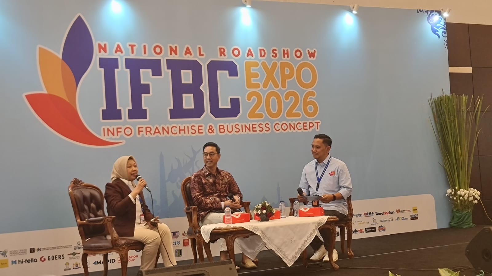 Seminar Empowering Local Entrepreneurship dalam rangkaian IFBC di Surabaya