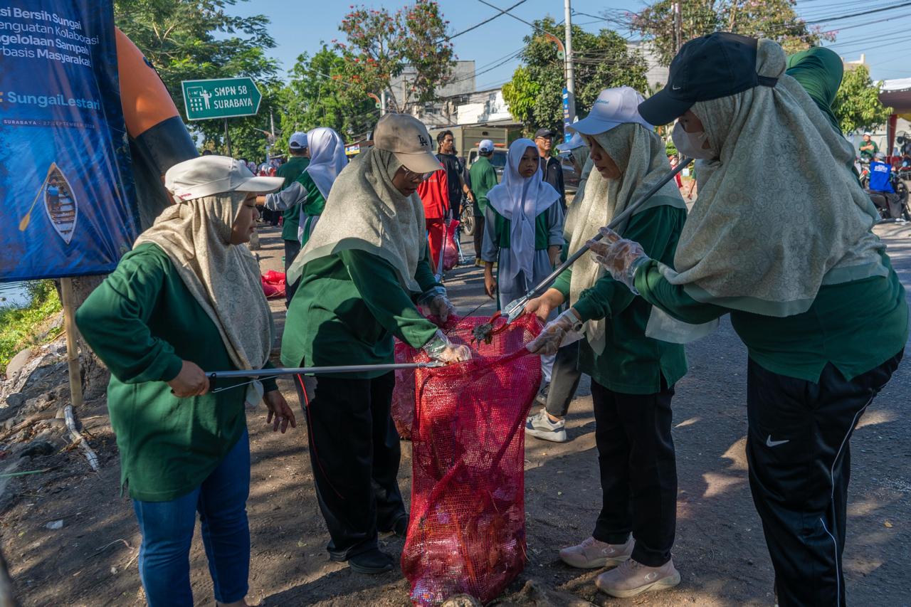 Hari Sungai Sedunia 2026, Satgas Lestari Angkat 3,12 Ton Sampah dari Kali Tebu Surabaya