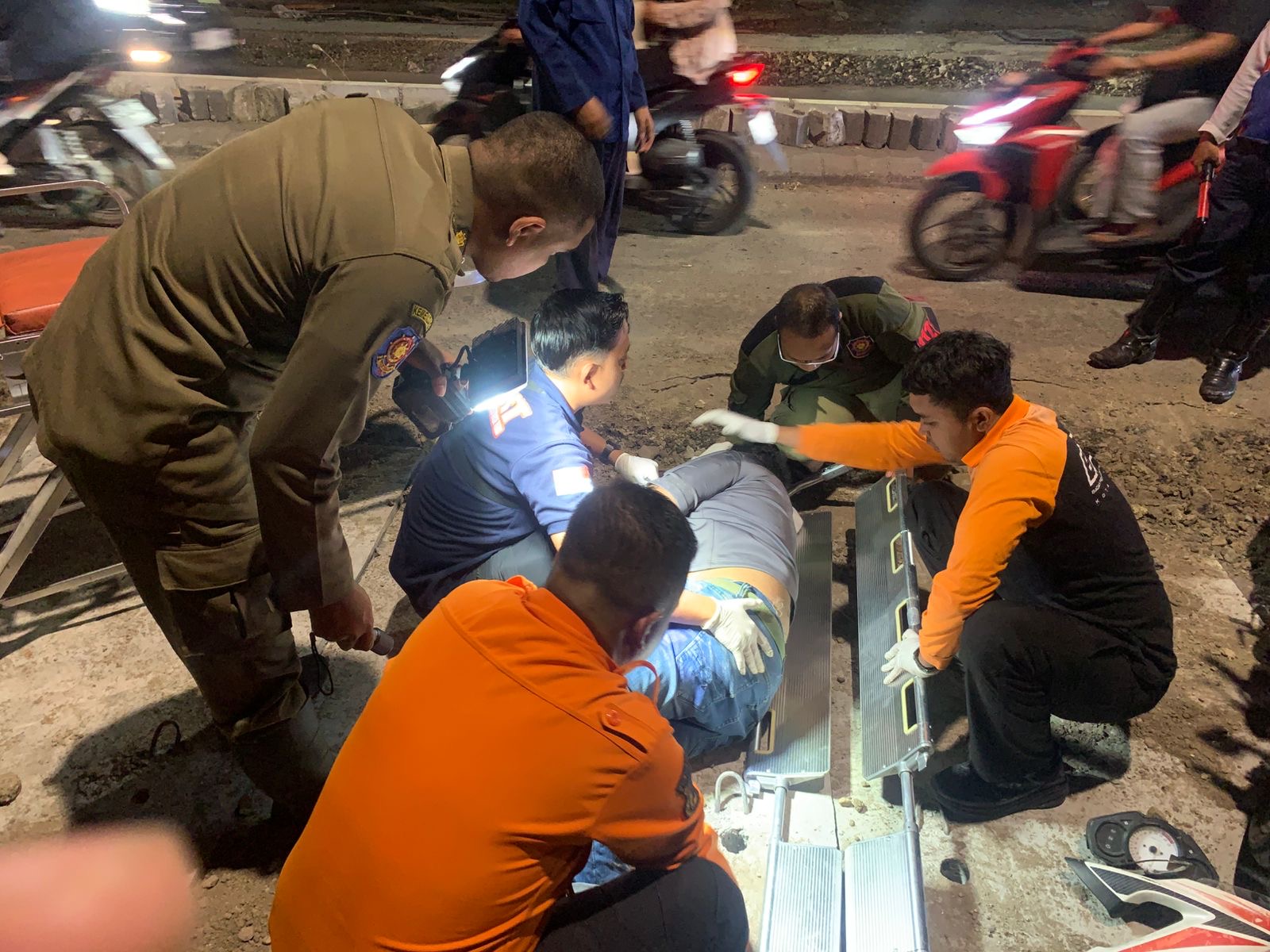 Pengendara Motor Terperosok ke Galian Drainase di Satelit Utara, DSDABM Pastikan Proyek Sesuai Prosedur K3