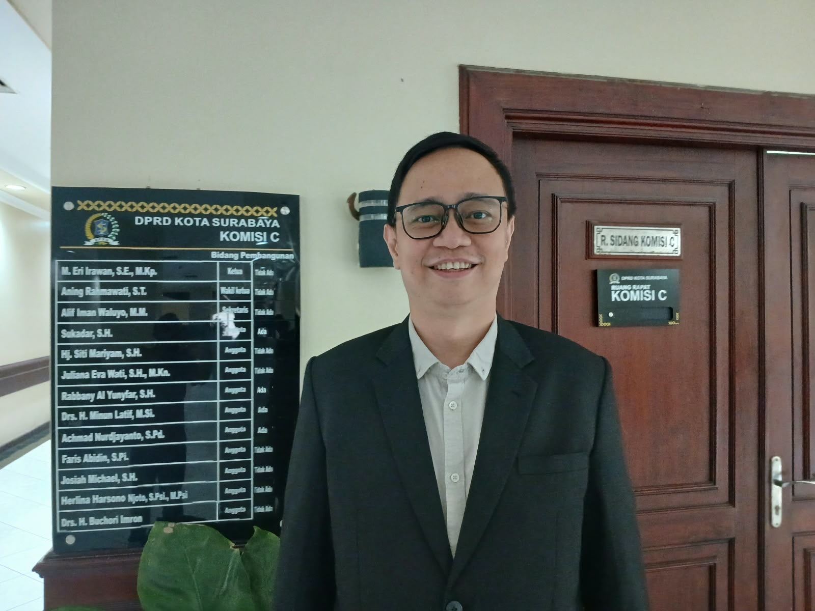 DPRD Surabaya Usul Retribusi Parkir Tepi Jalan Dihapus, Ganti Sistem Pajak Tahunan Via STNK