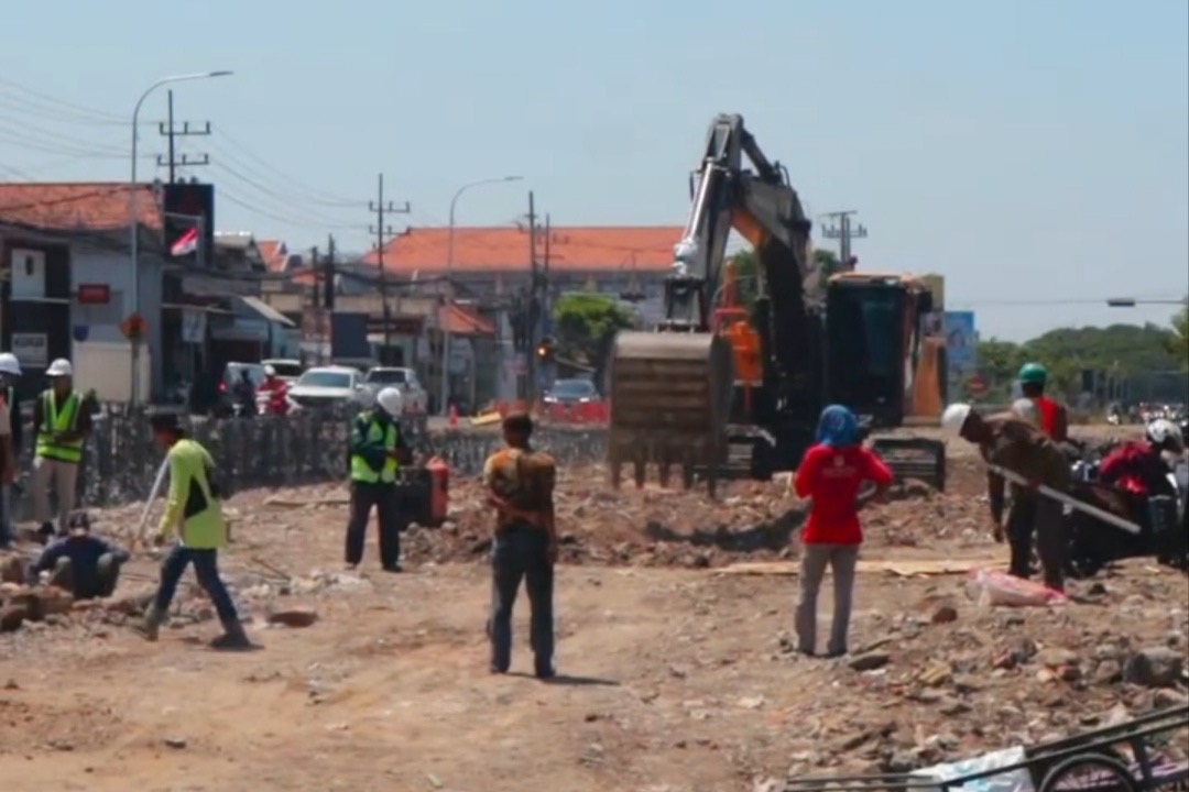 Urai Kemacetan Surabaya Barat, Proyek Pelebaran Jalan Wiyung–Menganti Dikebut Hingga 2027