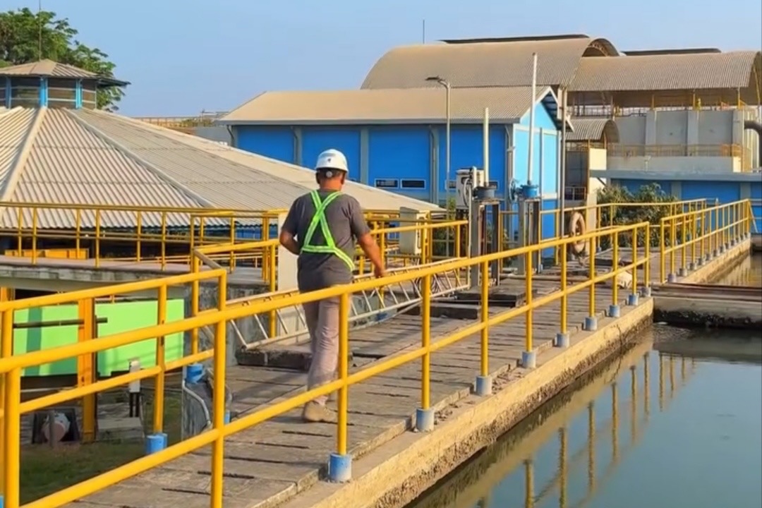 Antisipasi Air Keruh, PAM Surya Sembada Perkuat Early Warning dan Saringan Intake