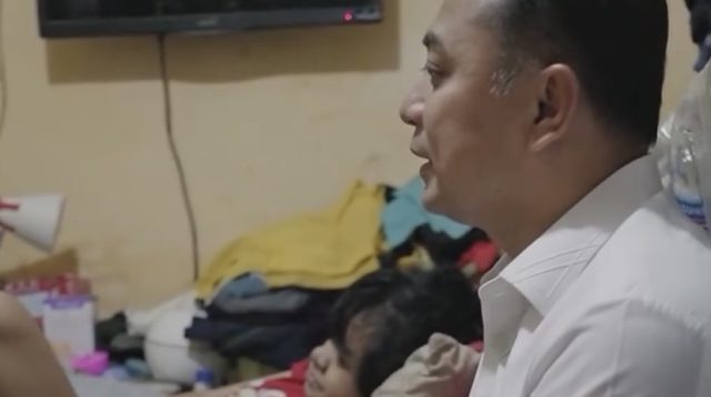 Usai Terima DM, Eri Cahyadi Bantu Mesin Jahit untuk Ibu Ojol Pengampu Anak Cerebral Palsy