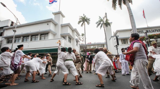 Saksikan Besok! Aksi Perobekan Bendera Warnai Opera Kolosal “Merah Putih Bertanya” di Tunjungan