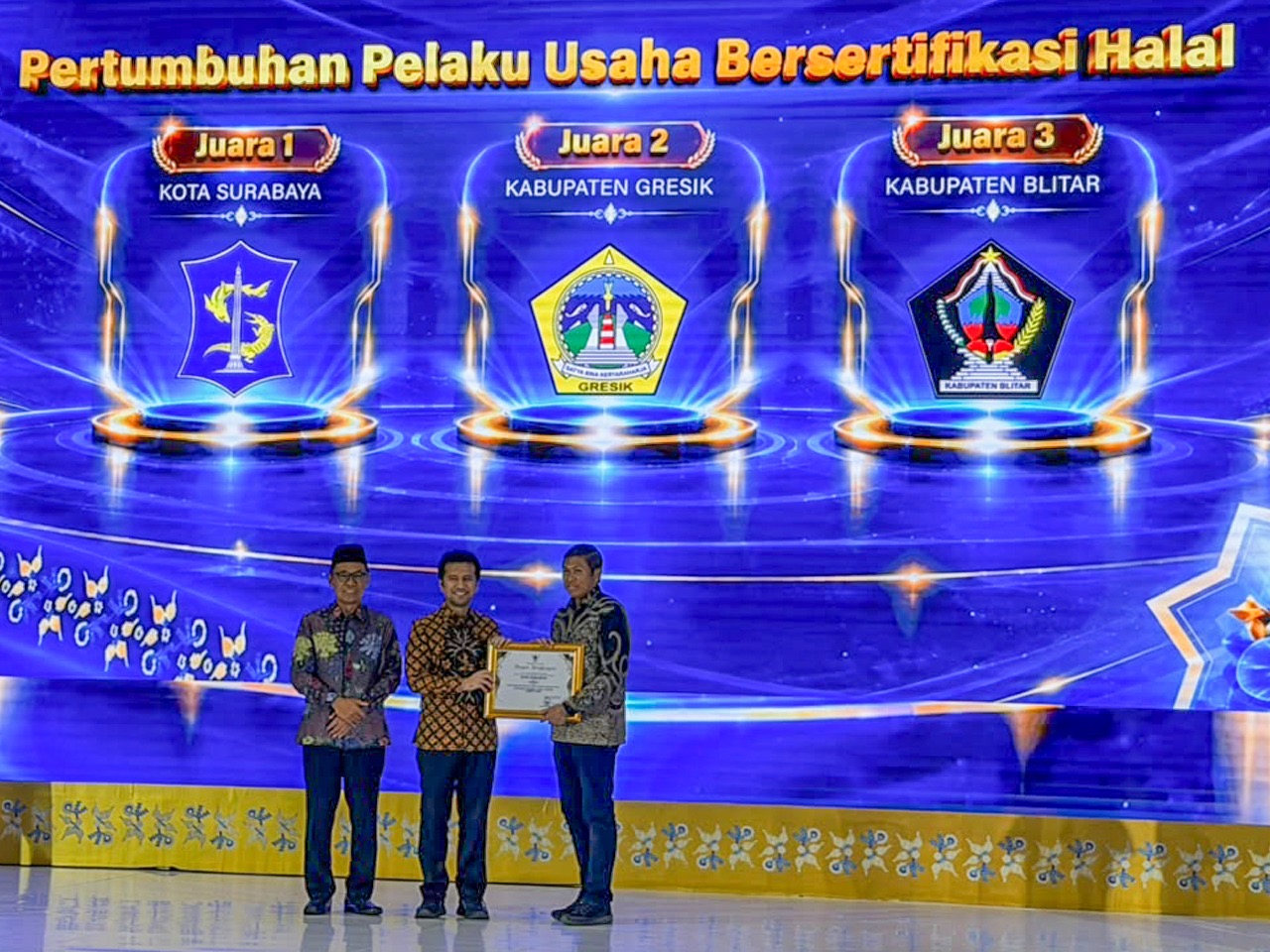 Ekosistem Halal Makin Kuat, Surabaya Sabet 4 Penghargaan Syariah Award Jatim 2026